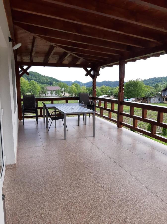 Hotel Casa Dumitru Ceraşul Esterno foto