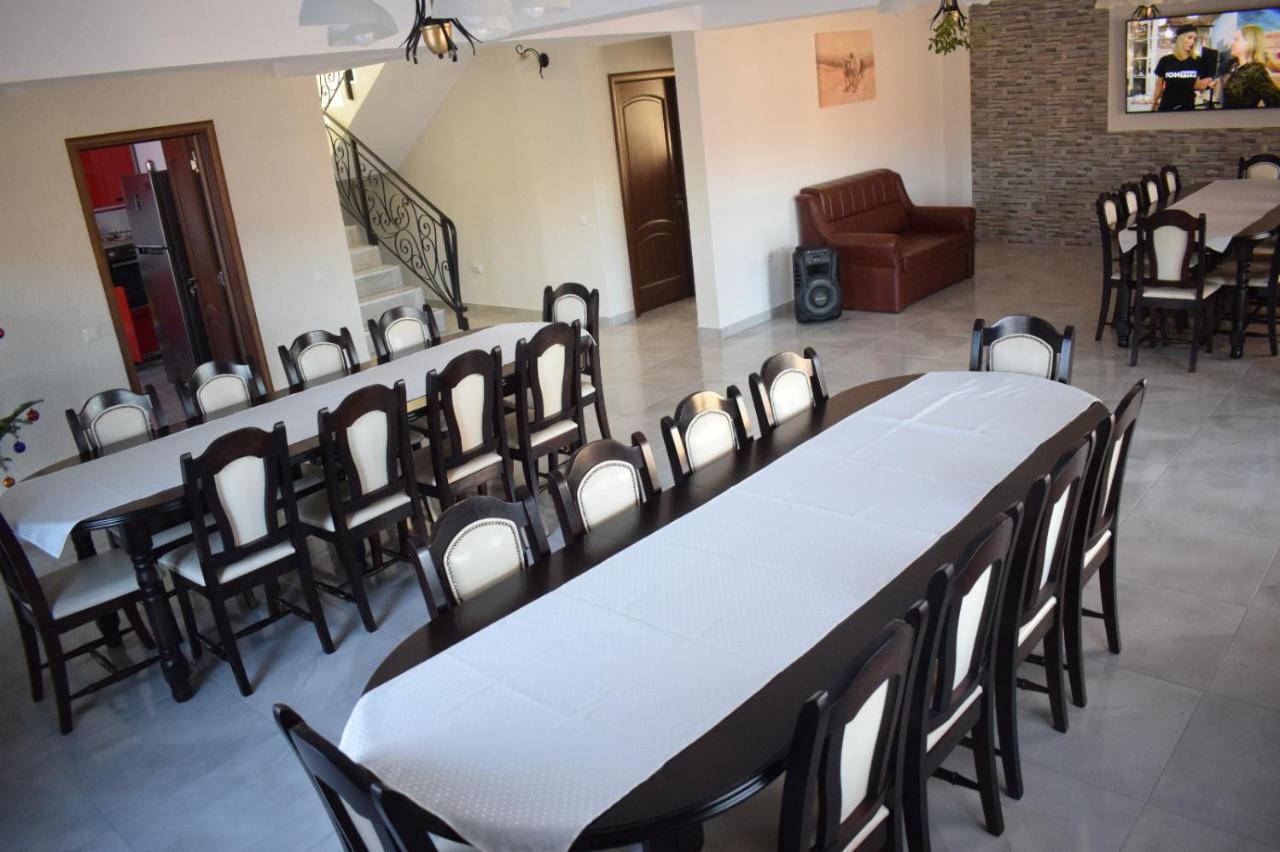 Hotel Casa Dumitru Ceraşul Esterno foto