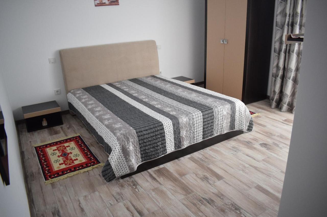 Hotel Casa Dumitru Ceraşul Esterno foto