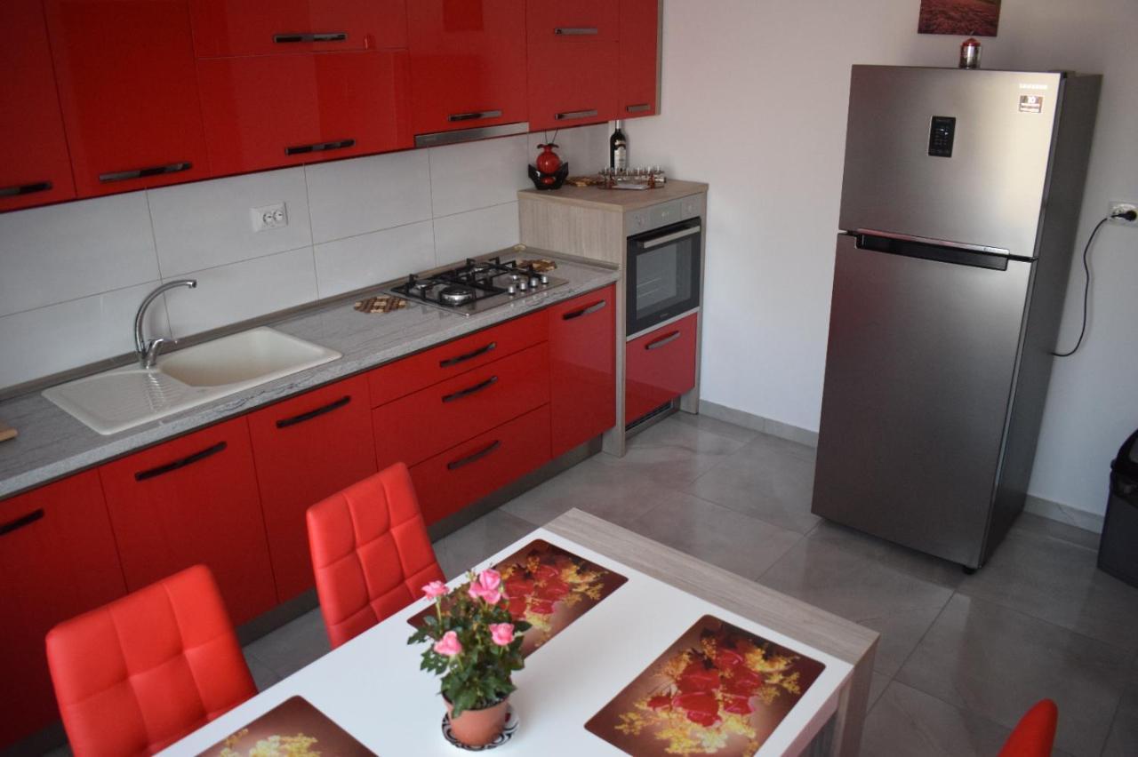 Hotel Casa Dumitru Ceraşul Esterno foto
