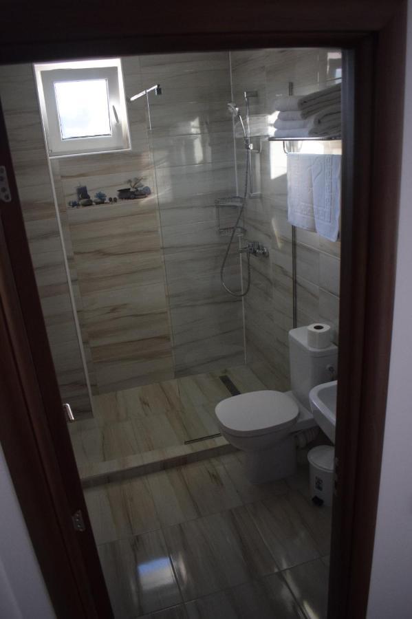 Hotel Casa Dumitru Ceraşul Esterno foto