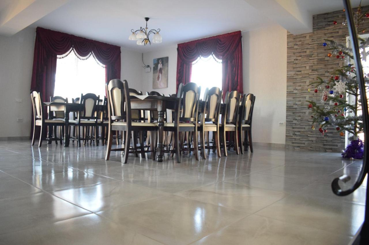 Hotel Casa Dumitru Ceraşul Esterno foto