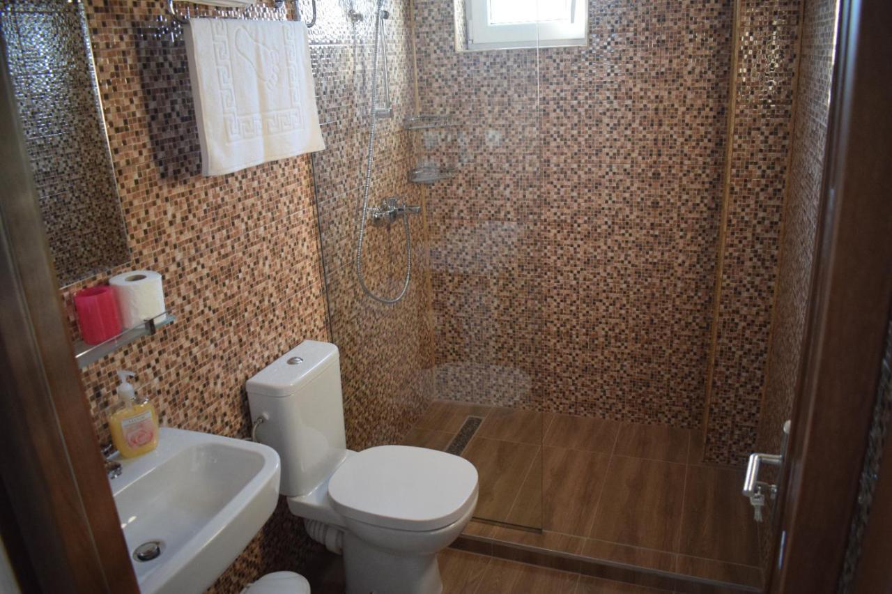 Hotel Casa Dumitru Ceraşul Esterno foto