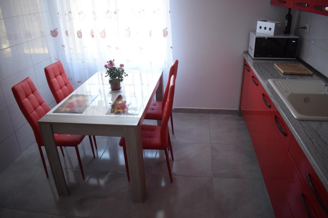 Hotel Casa Dumitru Ceraşul Esterno foto